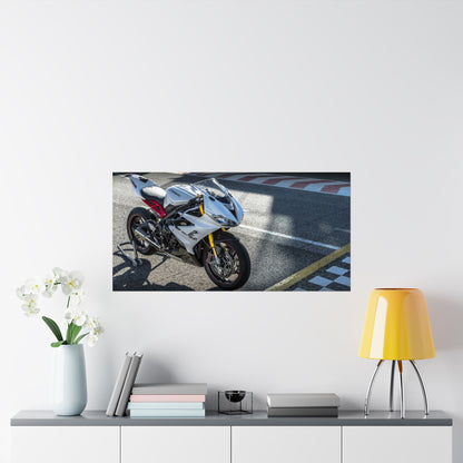 Triumph Daytona 675 R Horizontal Poster